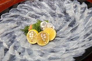てっさ（フグの刺身）
