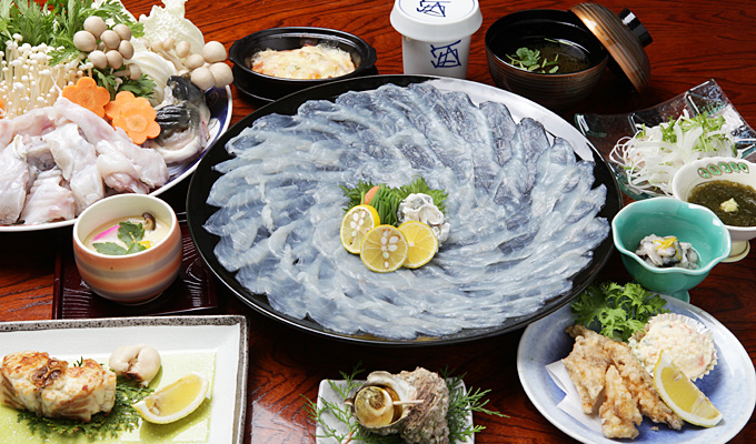 フグのコースの料理写真